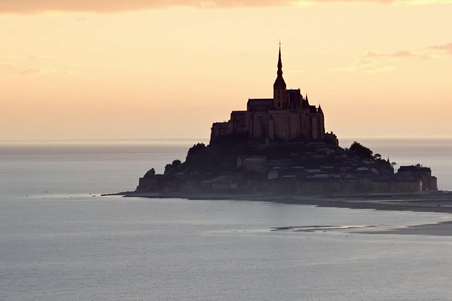 Mont-Saint-Michel : ce que les moines voyaient vraiment depuis l’abbaye